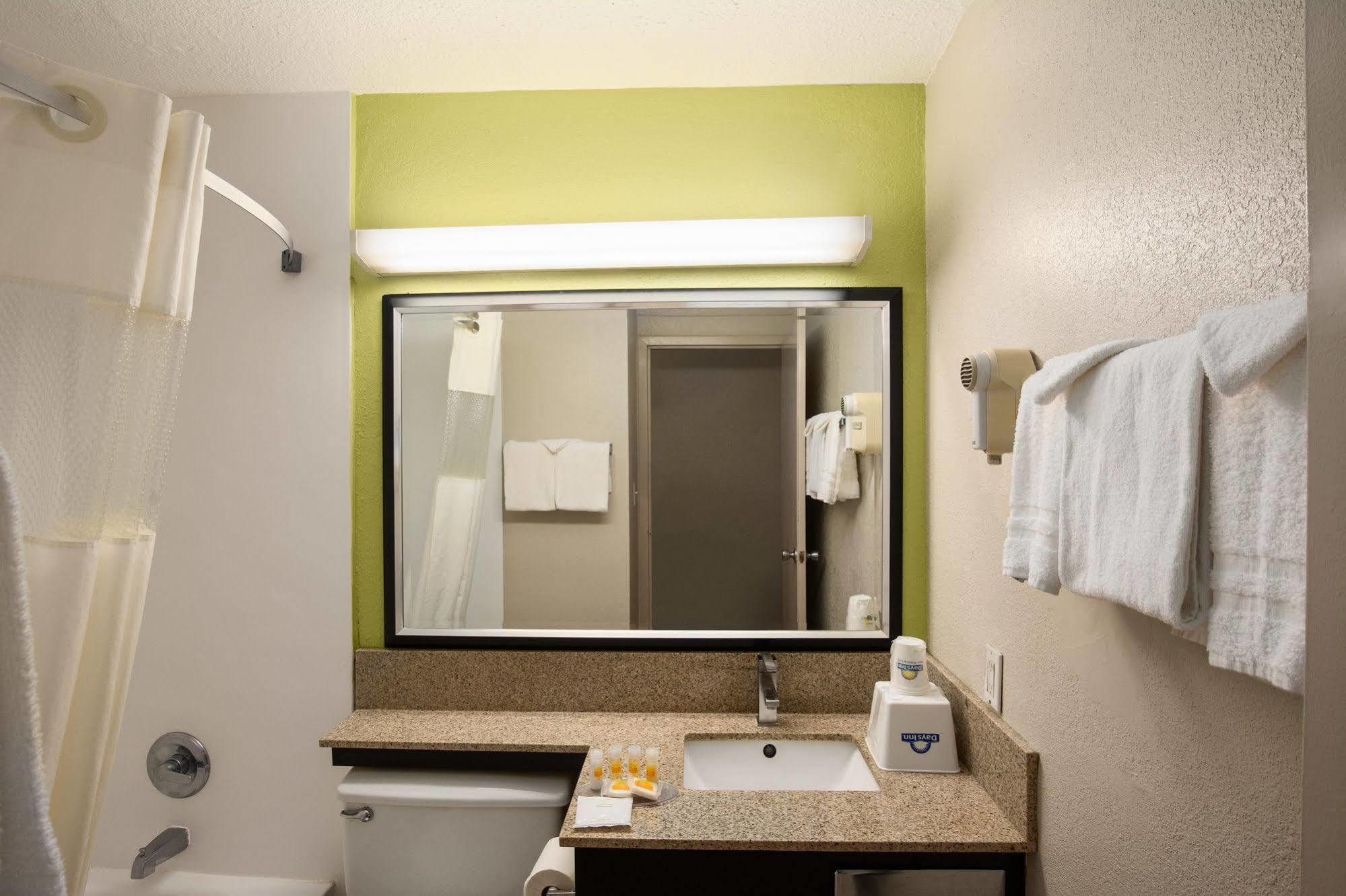 Days Inn By Wyndham Rome Downtown Dış mekan fotoğraf